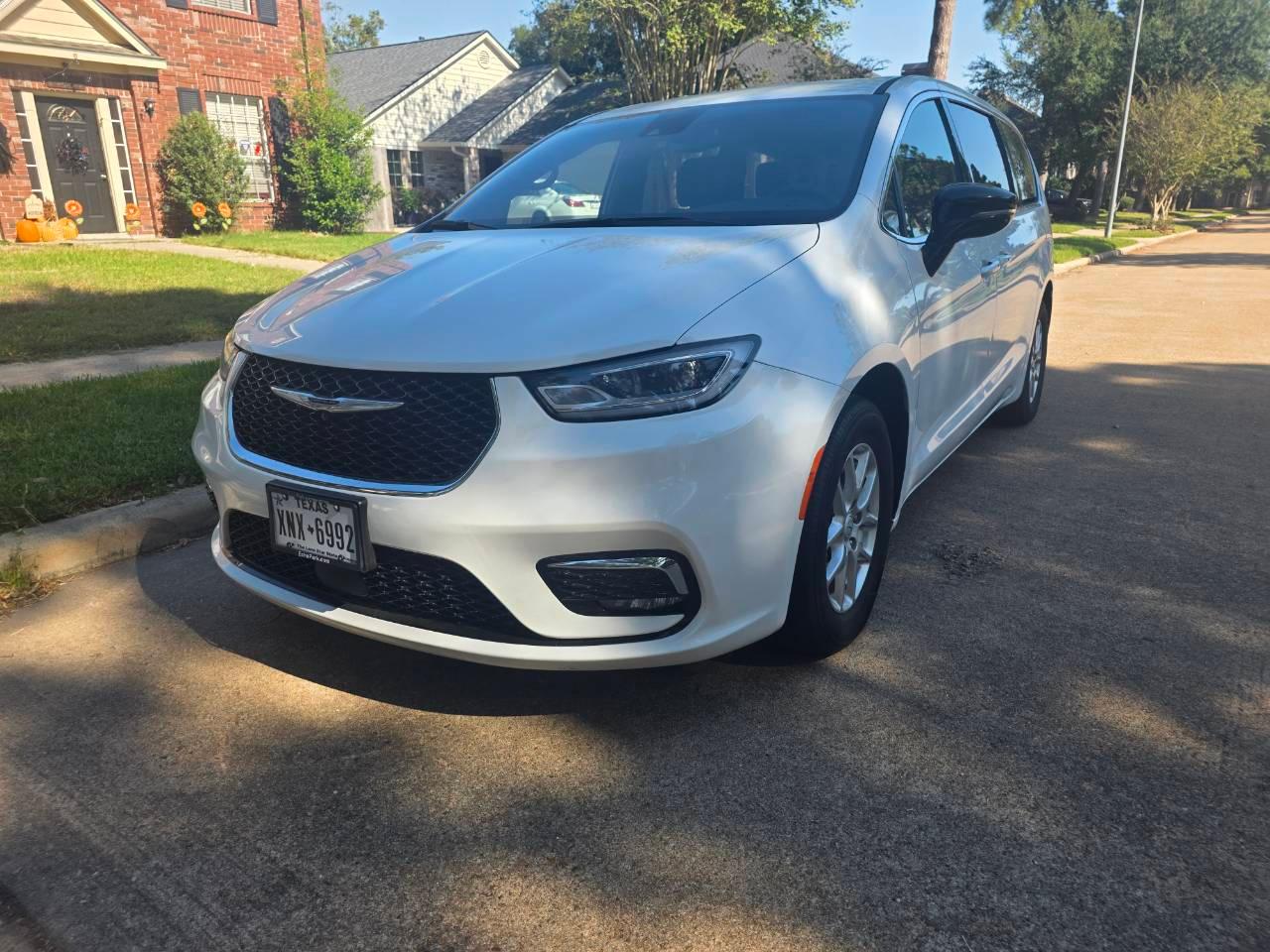 Chrysler Pacifica 2025 in Houston, TX
