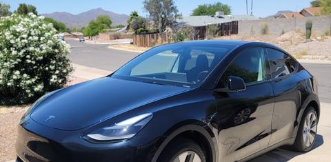 Tesla Model Y 2024