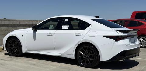 Lexus IS 2026