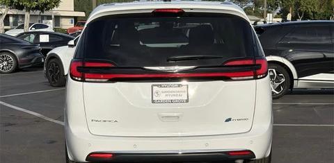 Chrysler Pacifica 2024