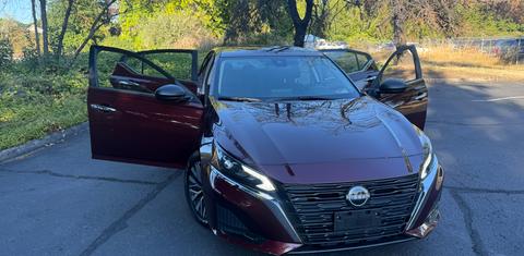 Nissan Altima 2025