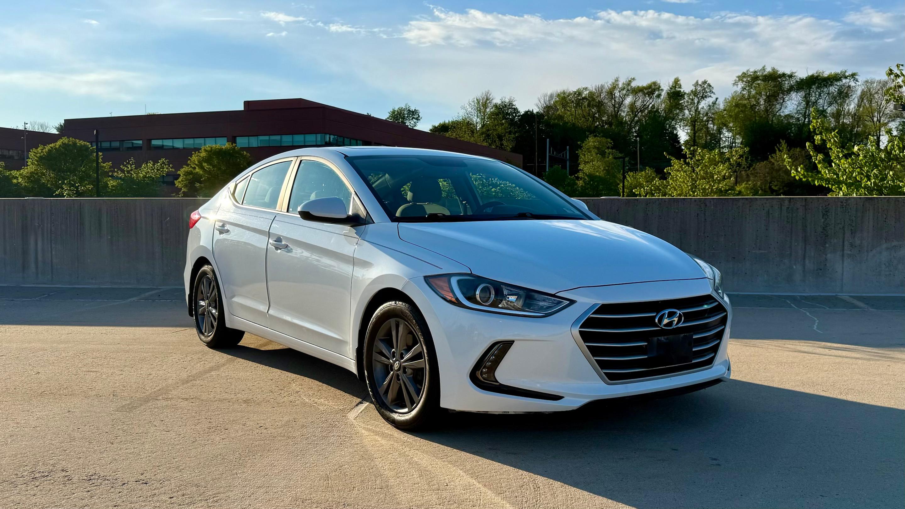 Hyundai Elantra 2018 in 
