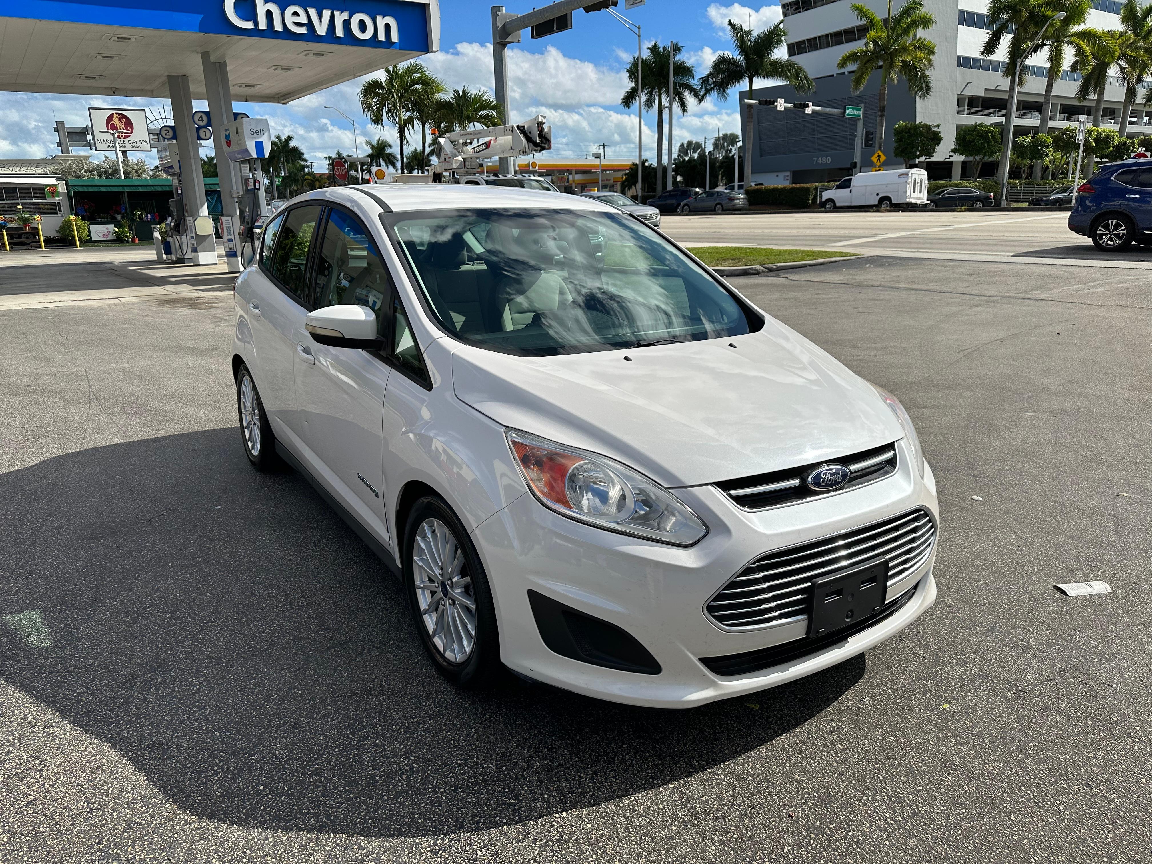 Ford C-Max Hybrid 2013 rental in South Miami, FL by Gabriel L. | Turo