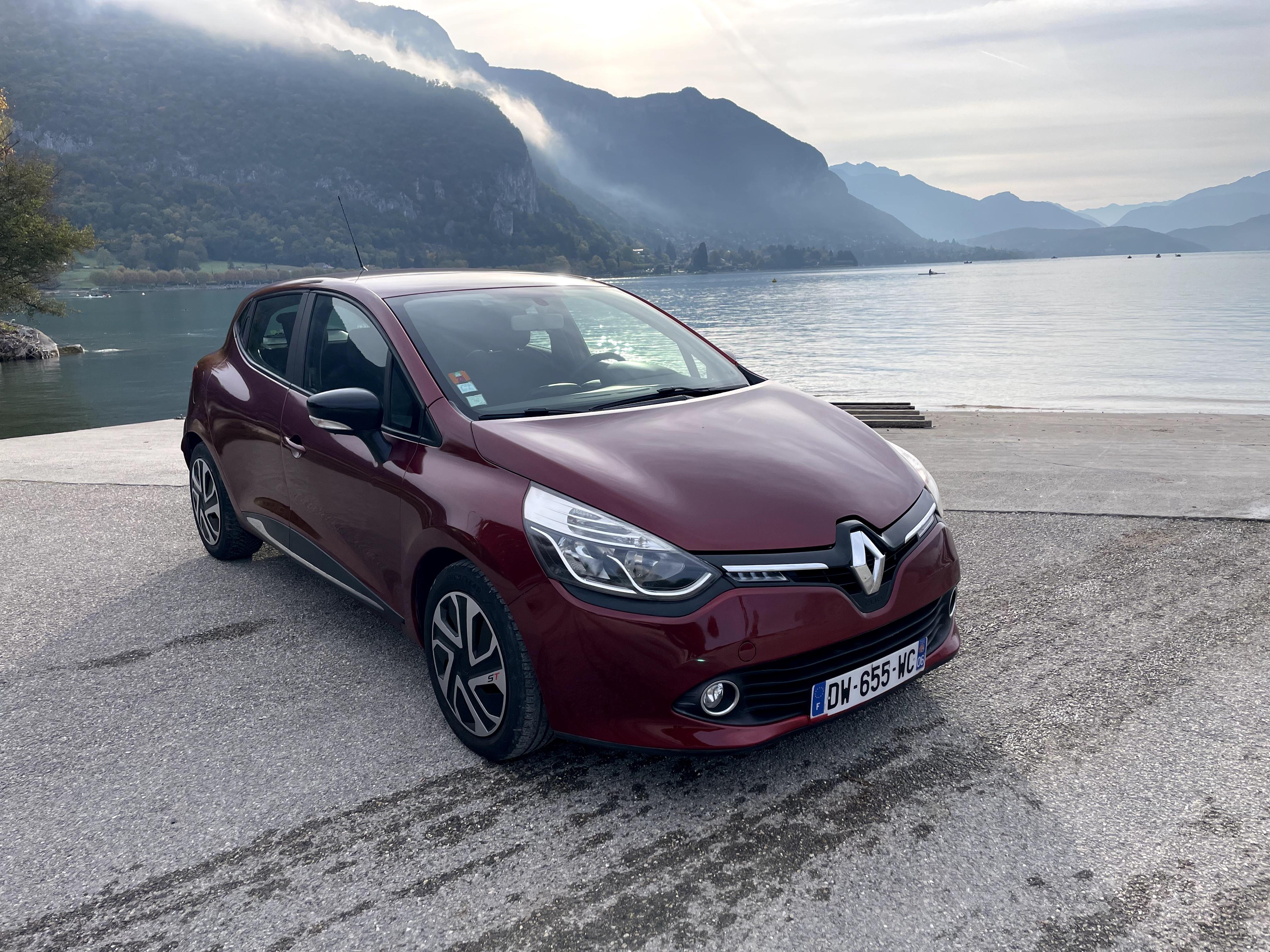 Renault CLIO IV 2015 à Annecy