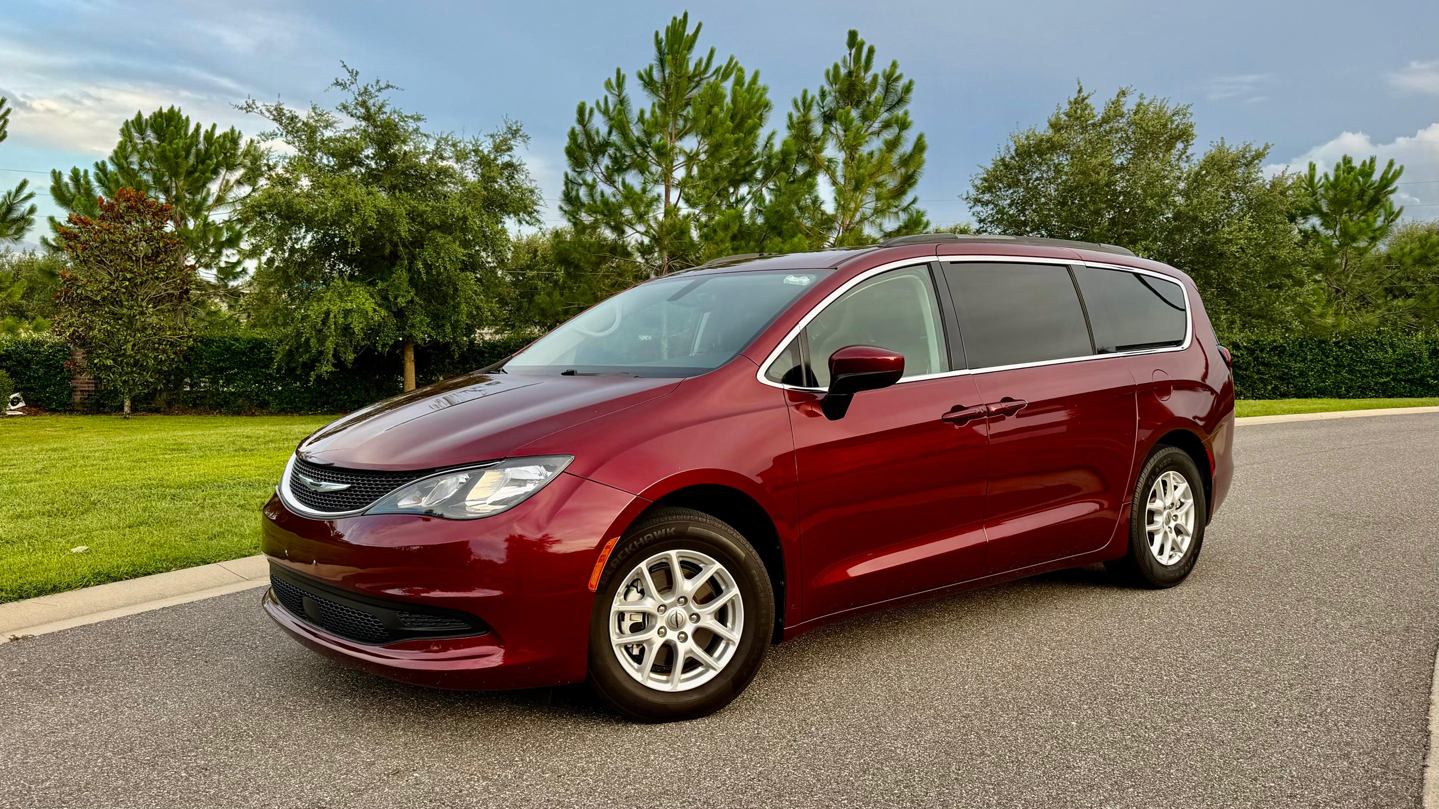 Chrysler Voyager 2021 in Orlando, FL