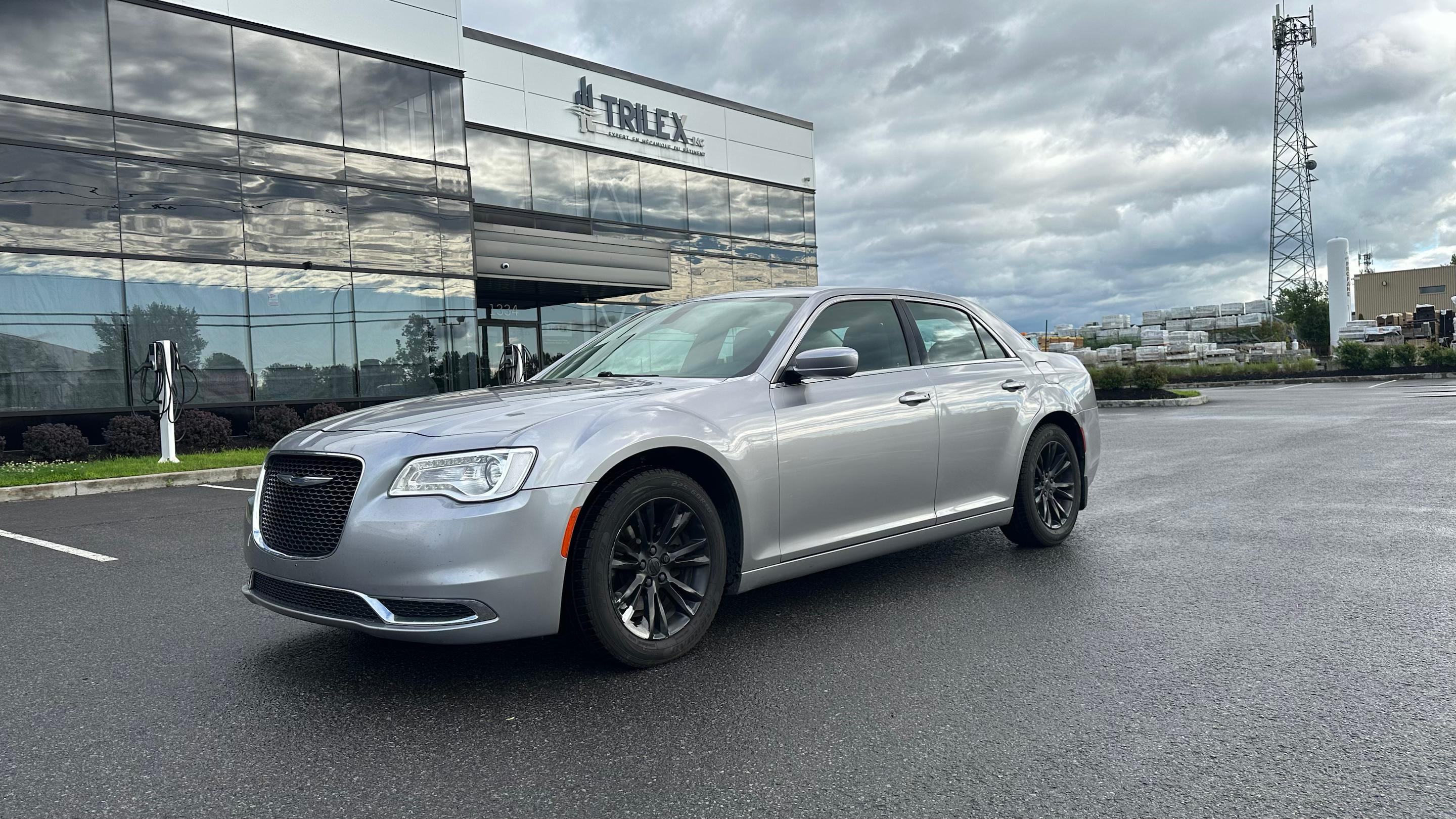 Chrysler 300 2016 à Mascouche, QC