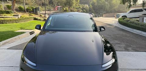 Tesla Model Y 2026