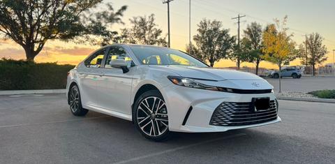 Toyota Camry Hybrid 2026