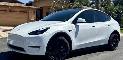 Tesla Model Y 2024