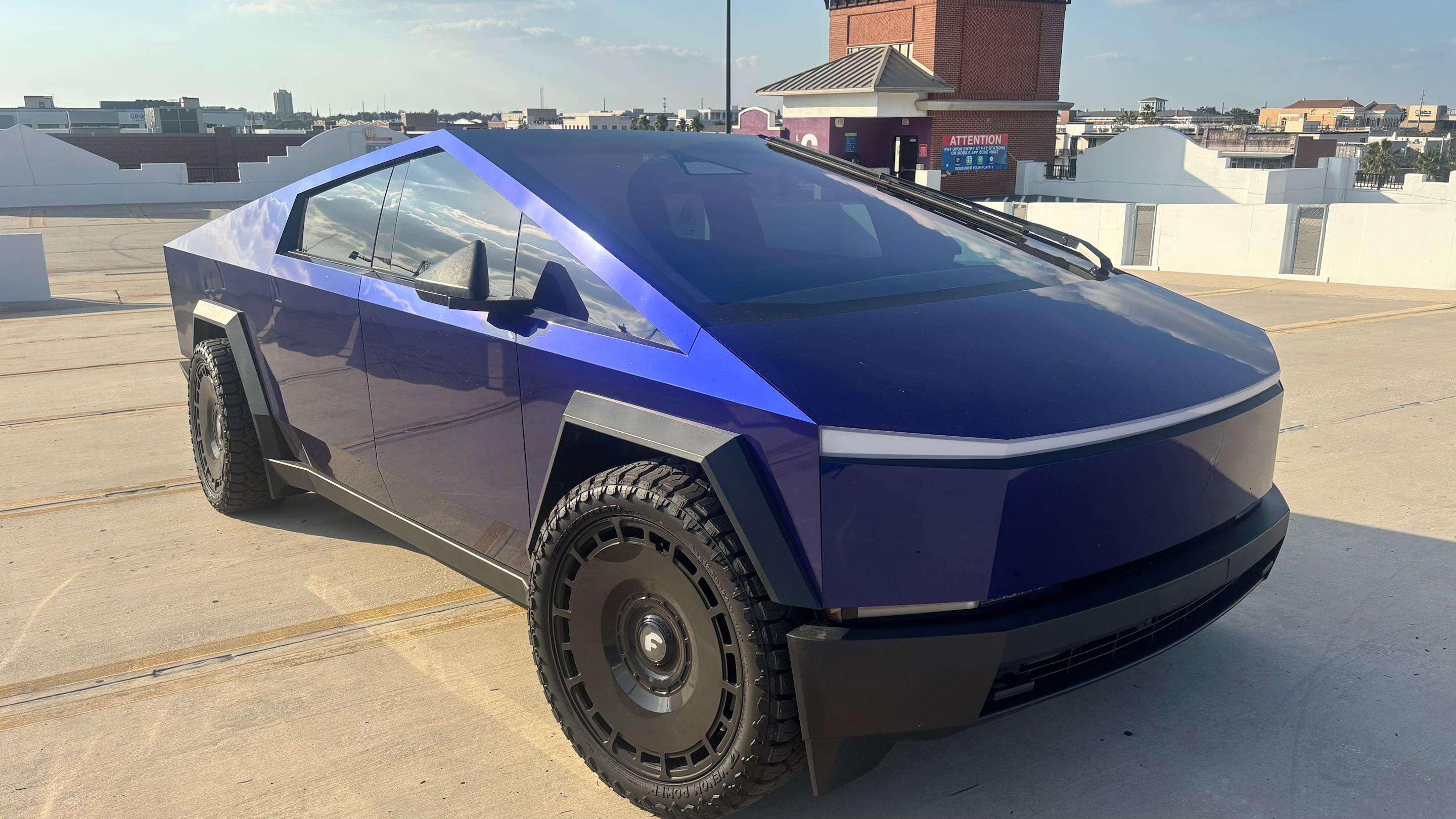 Tesla Cybertruck 2025 in 