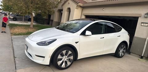 Tesla Model Y 2023