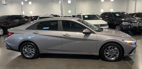 Hyundai Elantra 2024