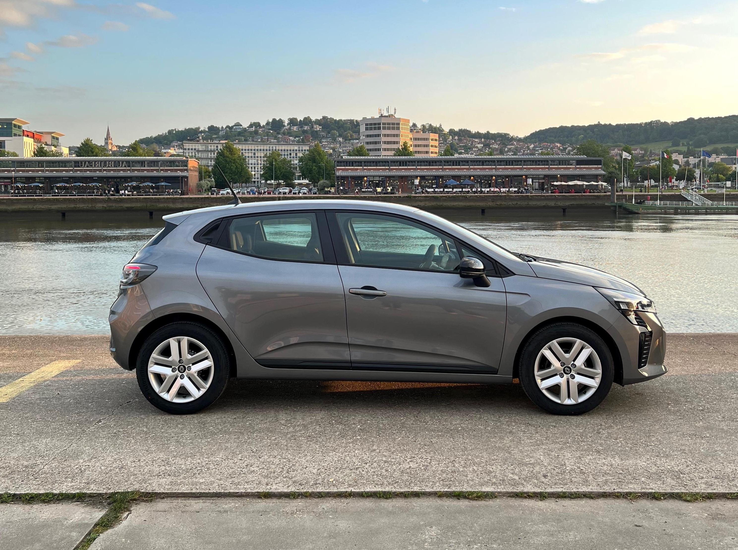 Renault CLIO VI 2025 à Rouen