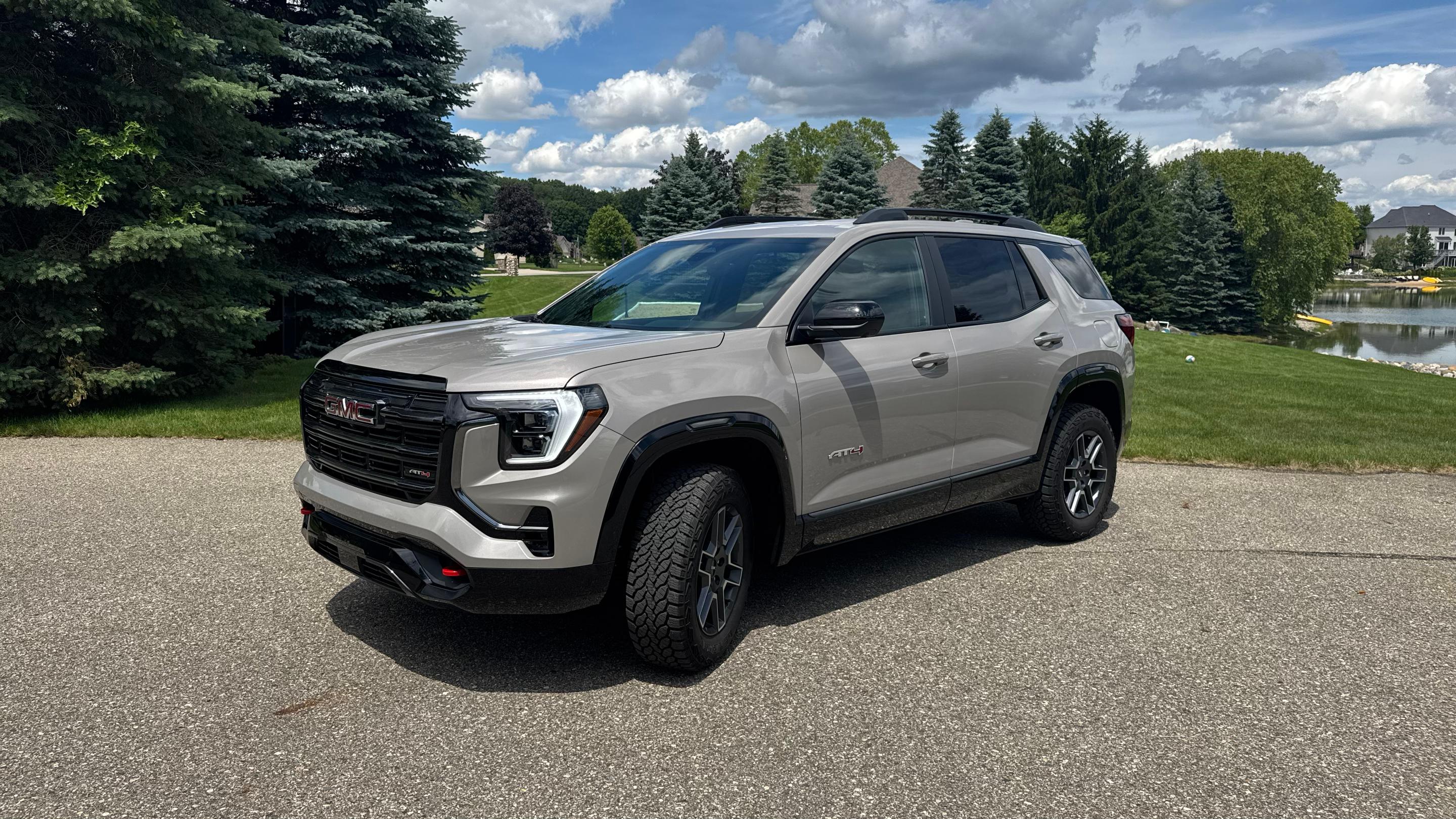 GMC Terrain 2026 in Lansing, MI