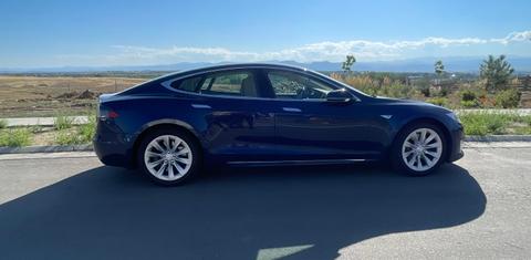 Tesla Model S 2016