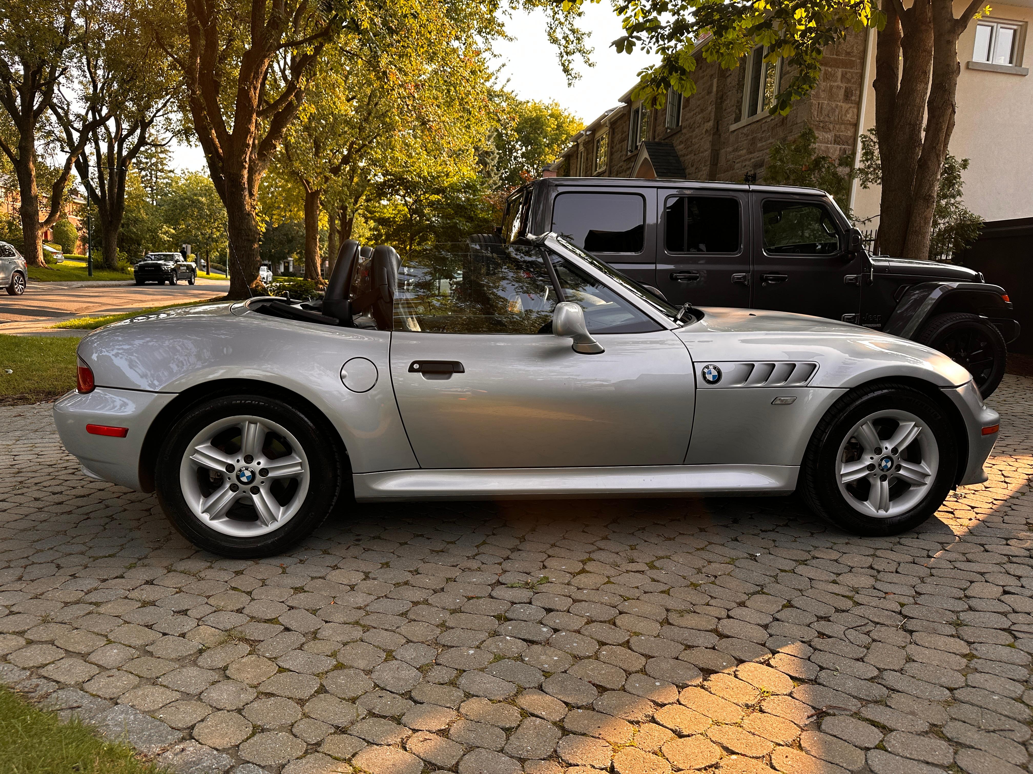 BMW Z3 2000 in Mont-Royal, QC