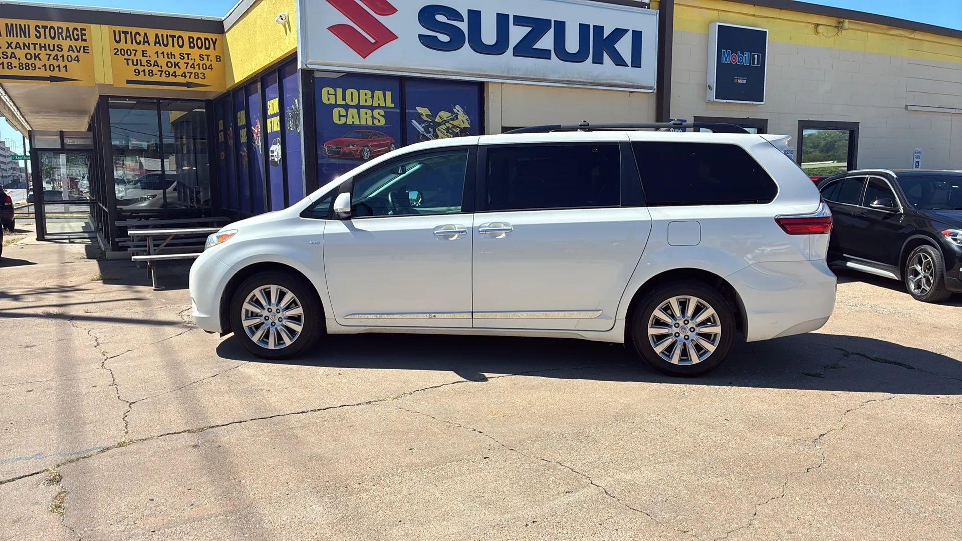 Toyota Sienna 2017 in Tulsa, OK