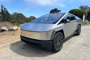 Tesla Cybertruck 2024 in Millbrae