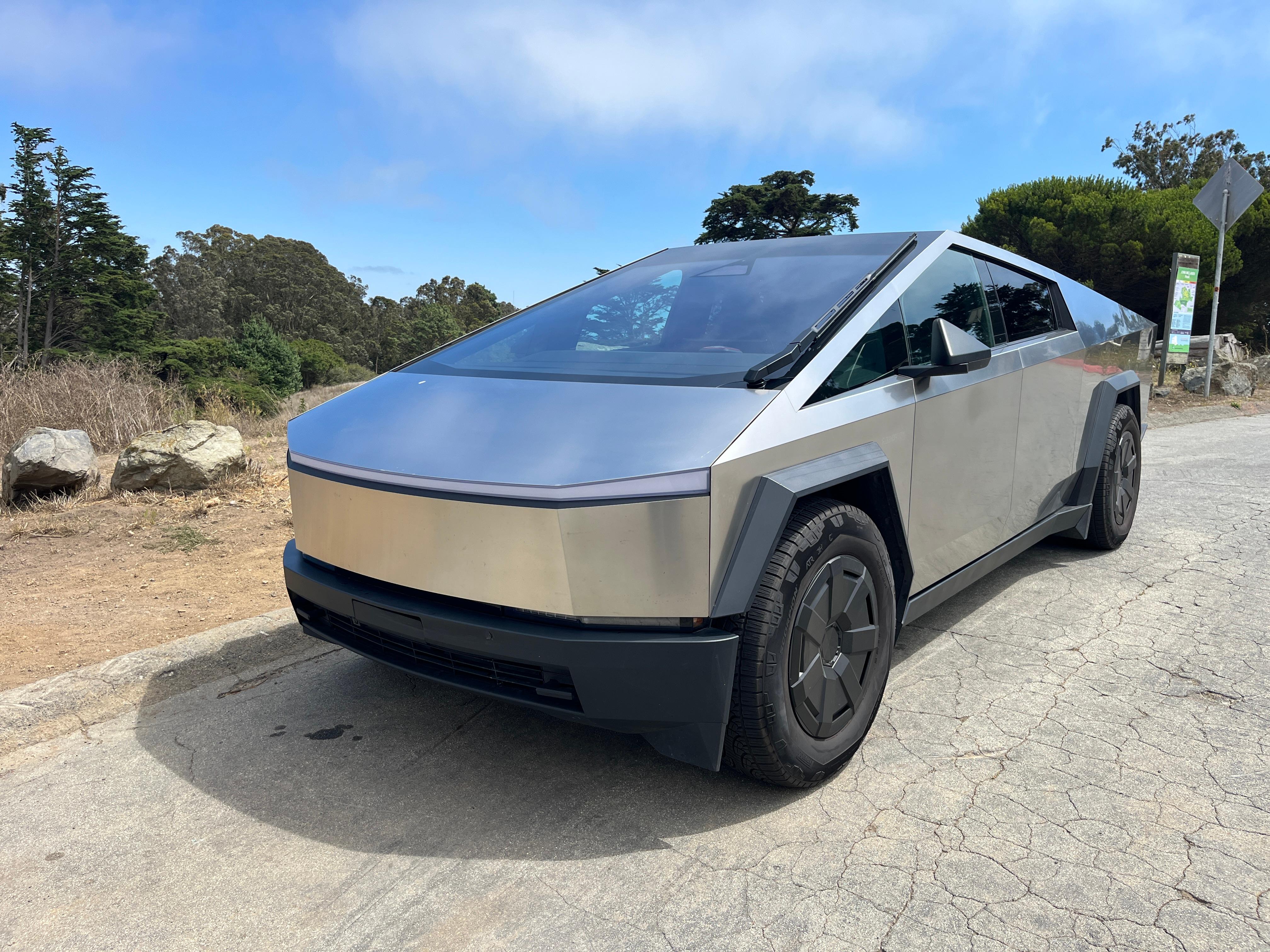 Tesla Cybertruck 2024 in Millbrae, CA
