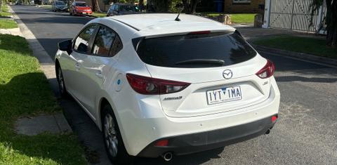 Mazda MAZDA3 2015