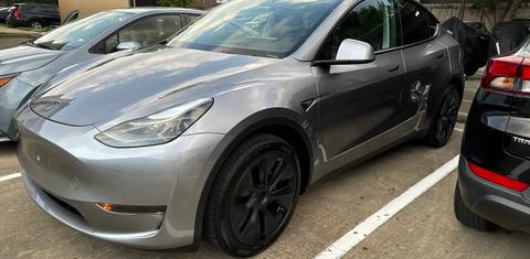Tesla Model Y 2024