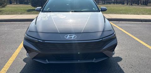 Hyundai Elantra 2024