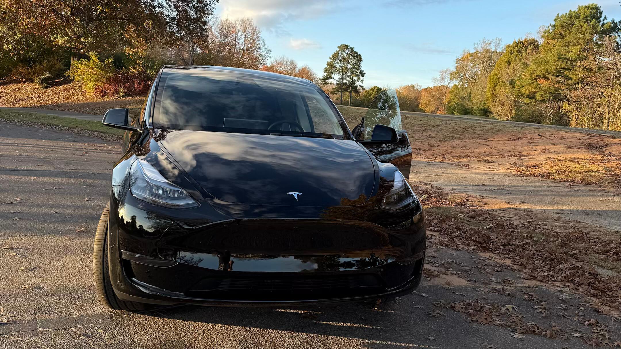 Tesla Model Y 2025 in Fort Lauderdale, FL