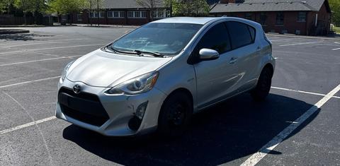 Toyota Prius c 2016