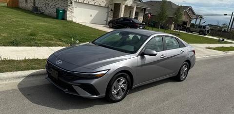 Hyundai Elantra 2024