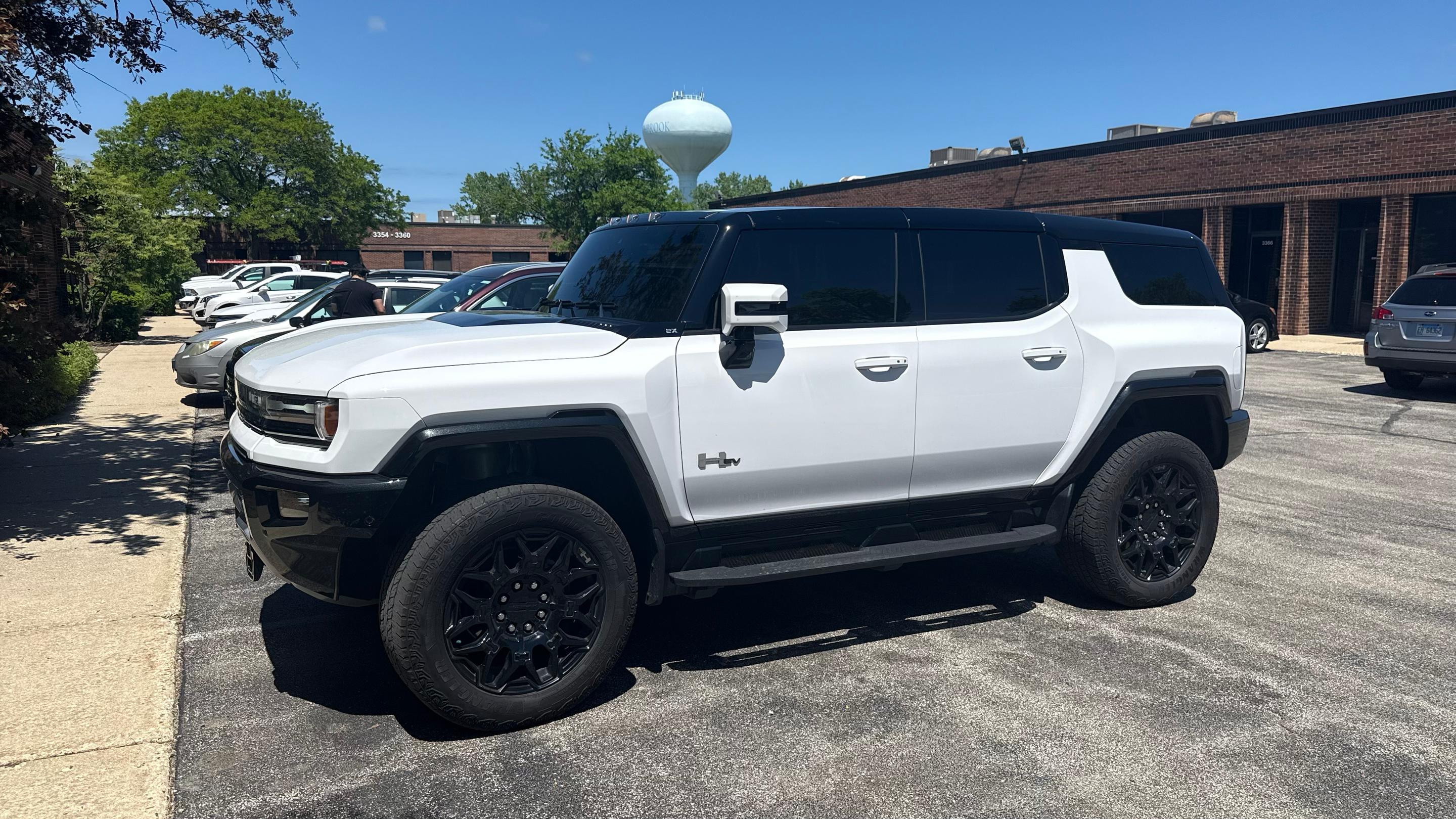 GMC HUMMER EV SUV 2025 in 