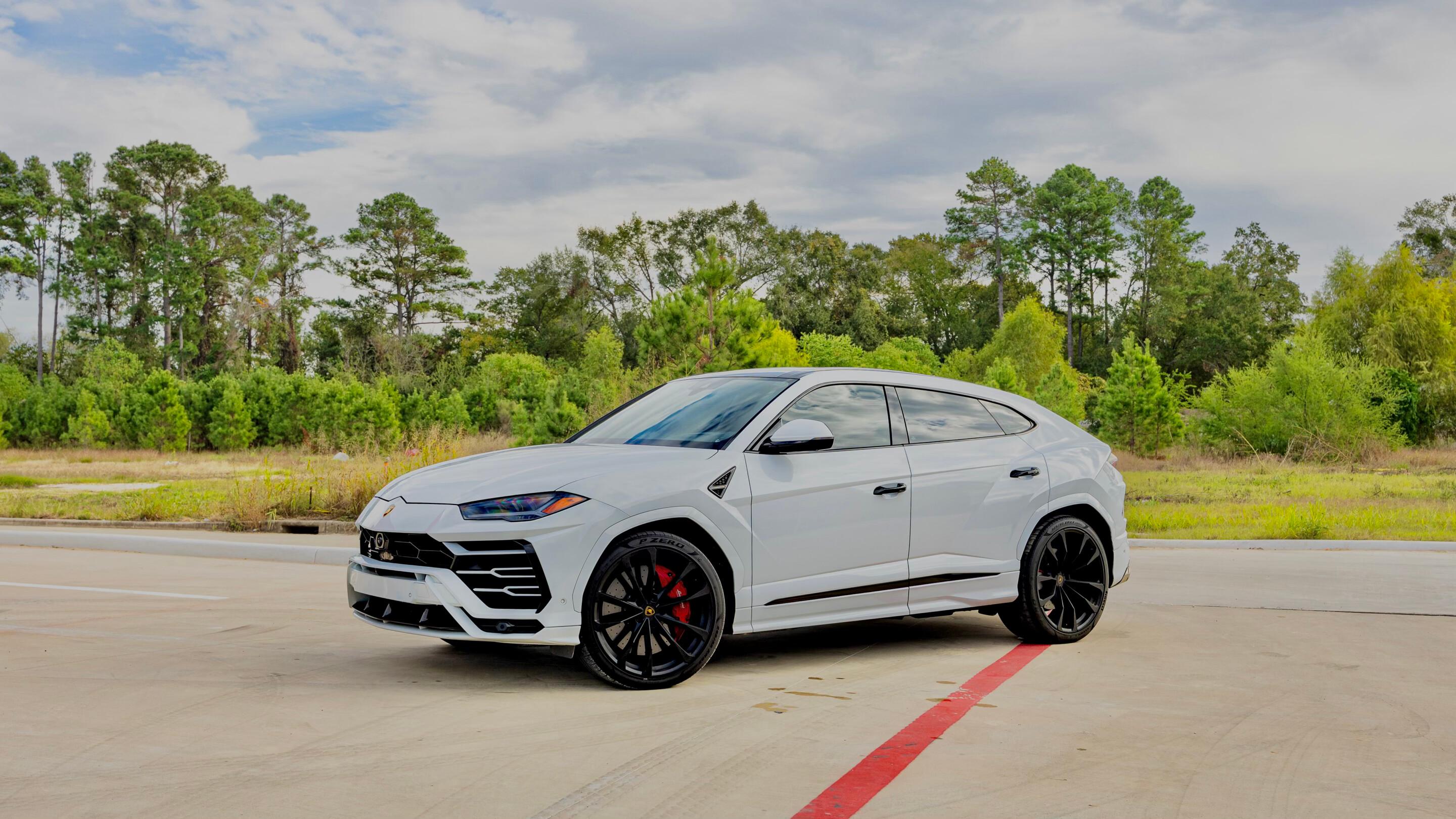 Experience Unmatched Luxury and Performance with a Lamborghini Urus Rental in Houston