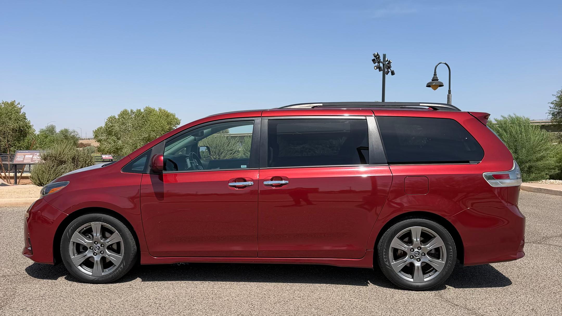 Toyota Sienna 2018 in Yuma, AZ