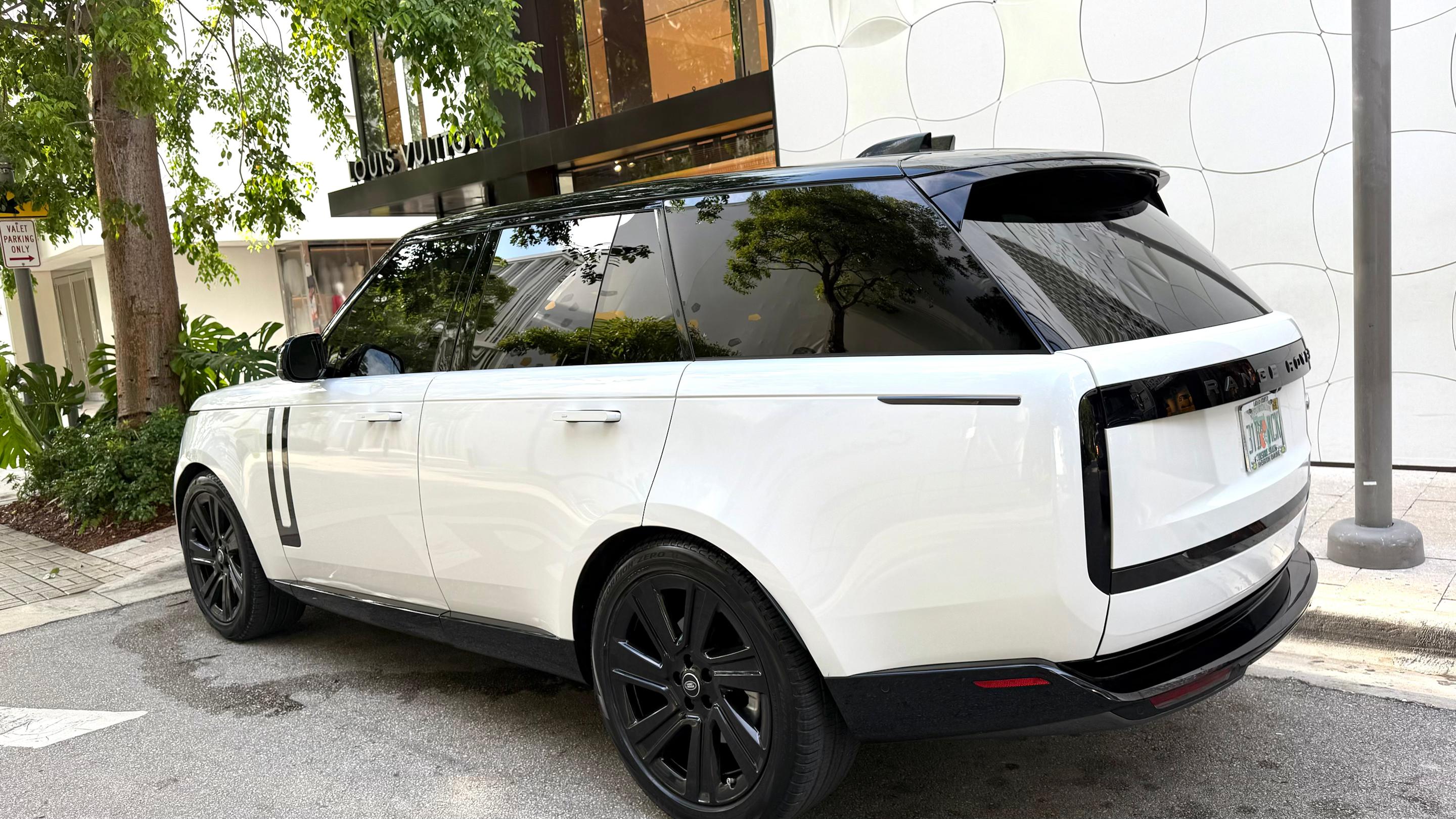 Land Rover Range Rover 2023 in 