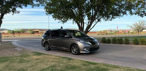 Toyota Sienna 2016