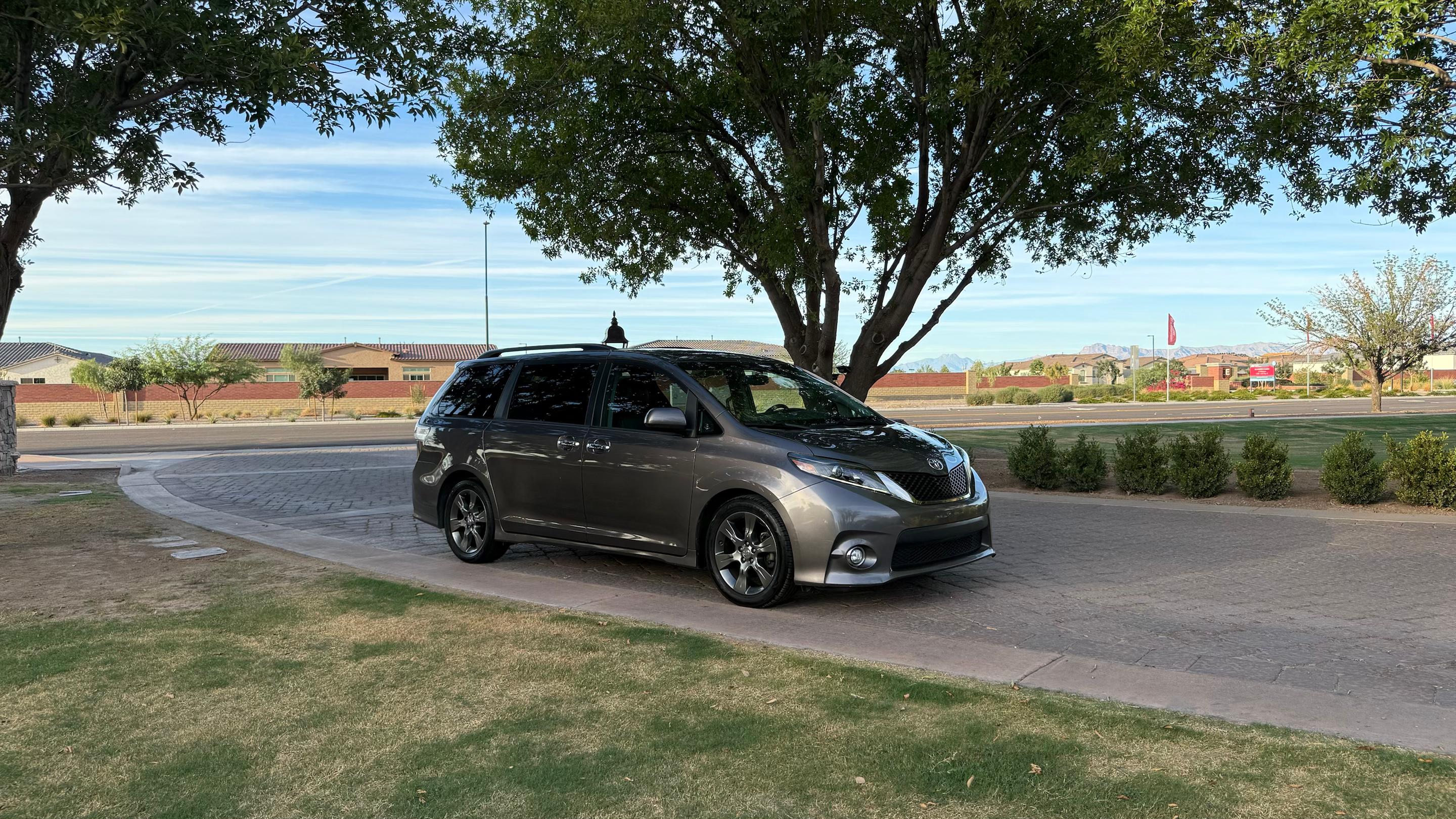 Toyota Sienna 2016 in Queen Creek, AZ