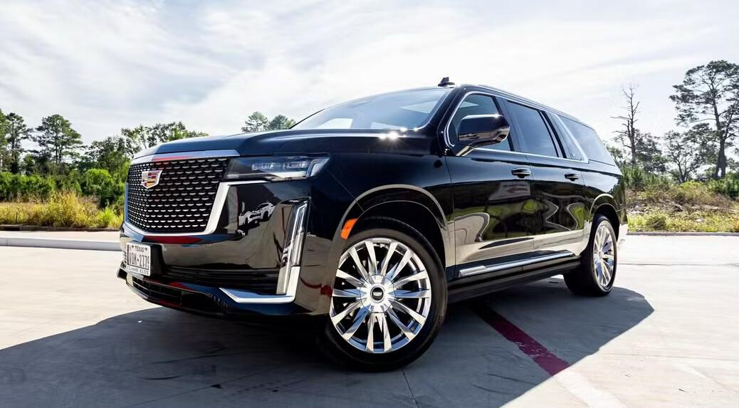 Cadillac Escalade ESV 2022 in 