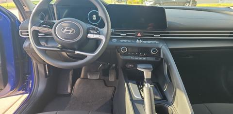 Hyundai Elantra 2024