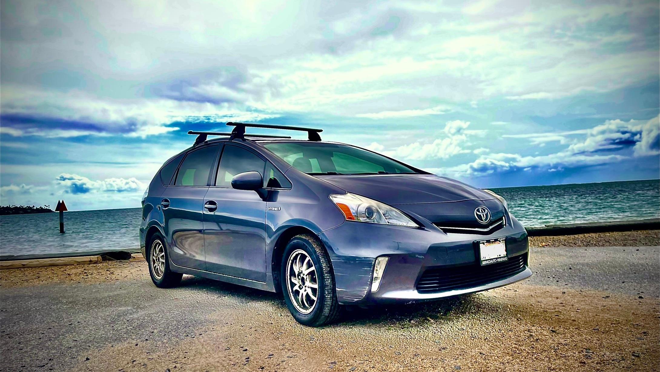Toyota Prius v 2014 in 
