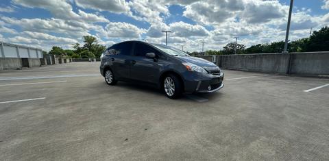 Toyota Prius v 2014