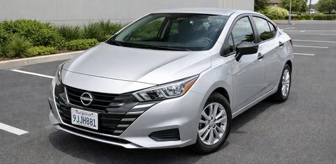Nissan Versa 2023