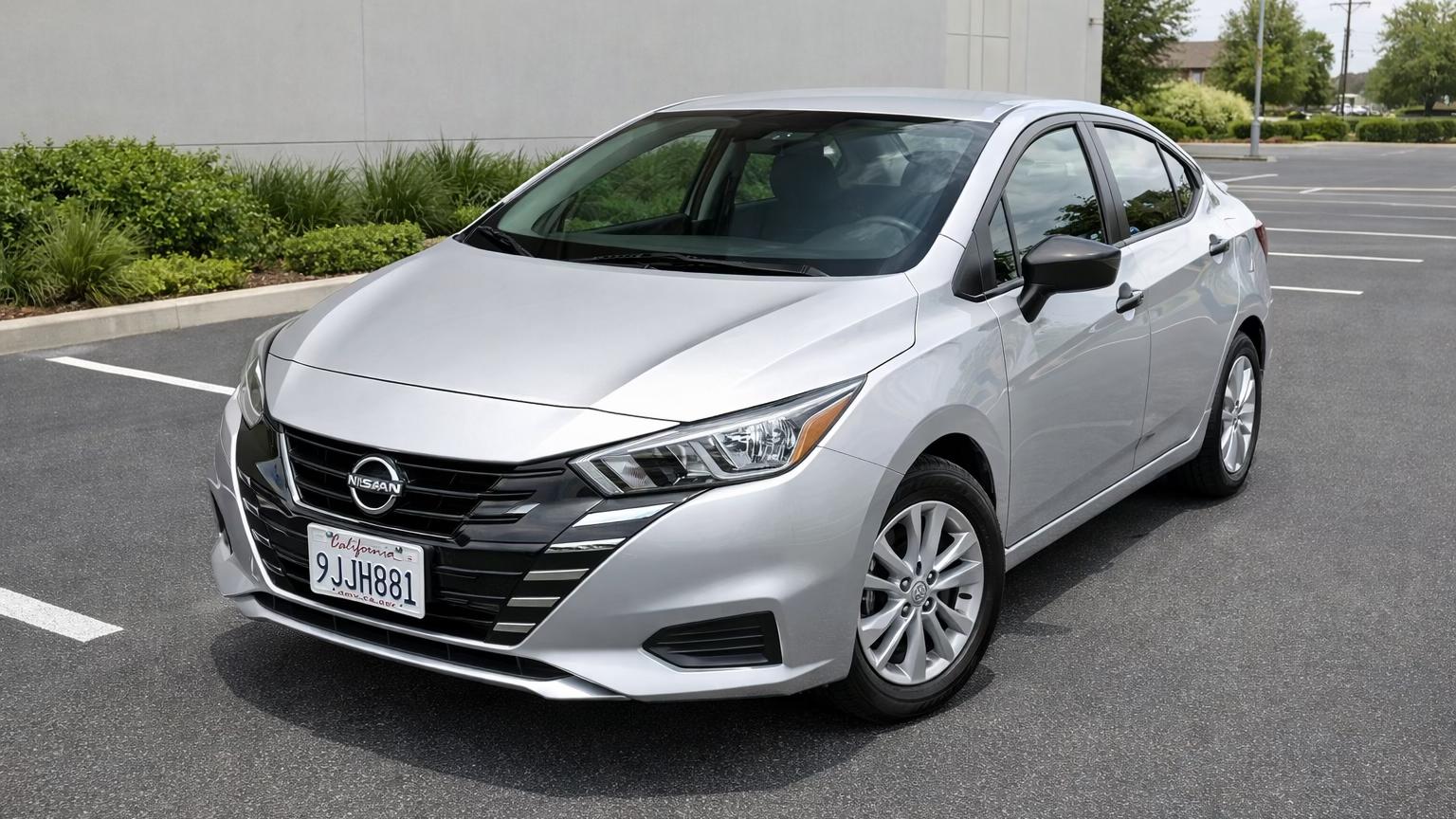 Nissan Versa 2023 in 