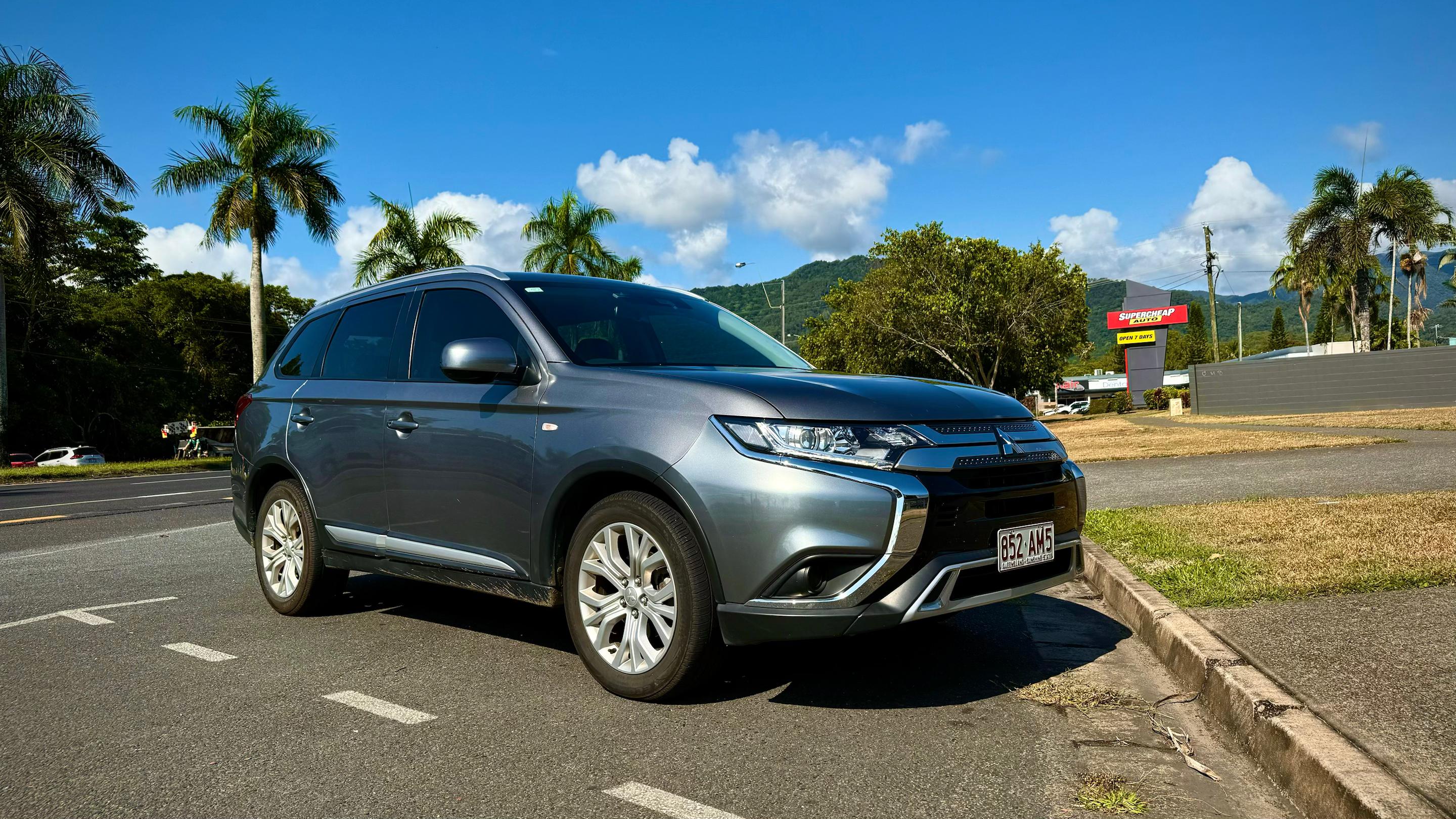 Mitsubishi OUTLANDER 2019 in Cairns City