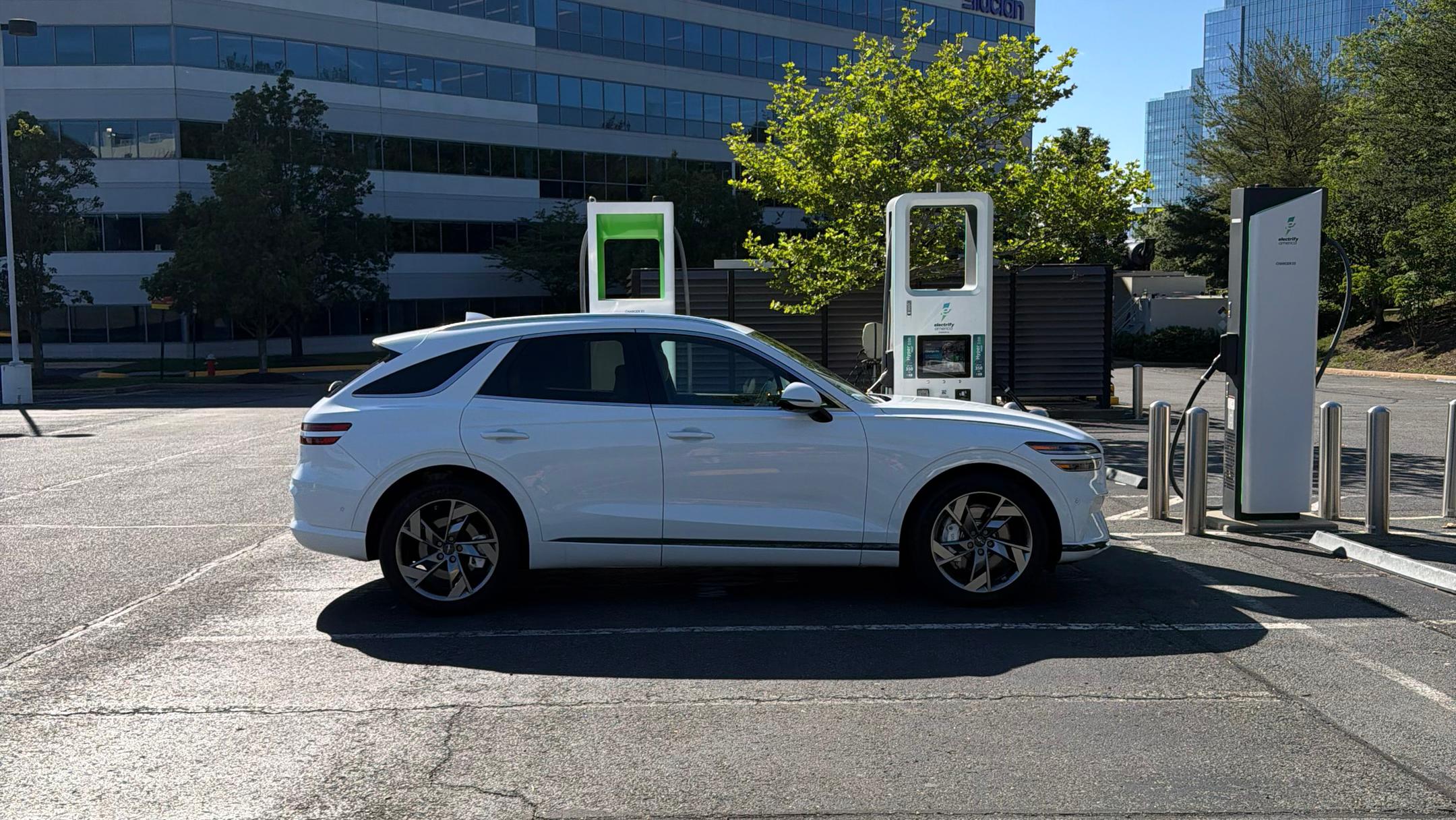 Genesis Electrified GV70 2025 in Falls Church, VA
