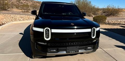 Rivian R1S 2023