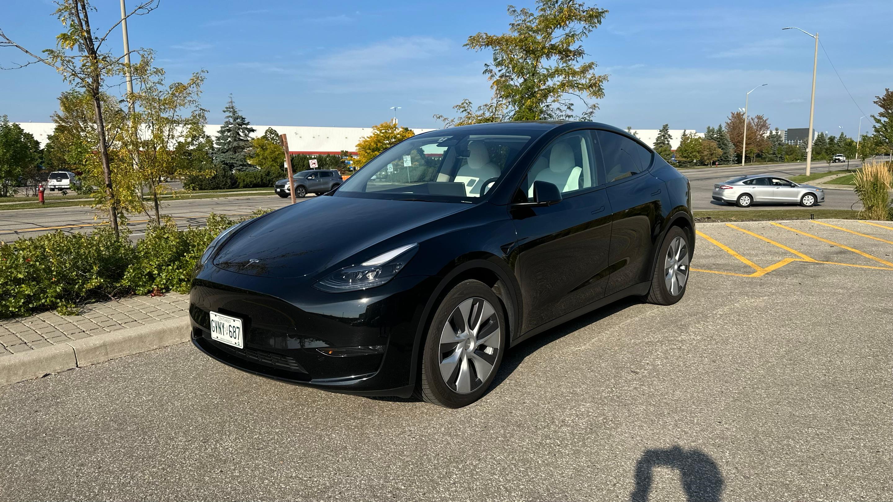 Tesla Model Y 2023 in Toronto, ON
