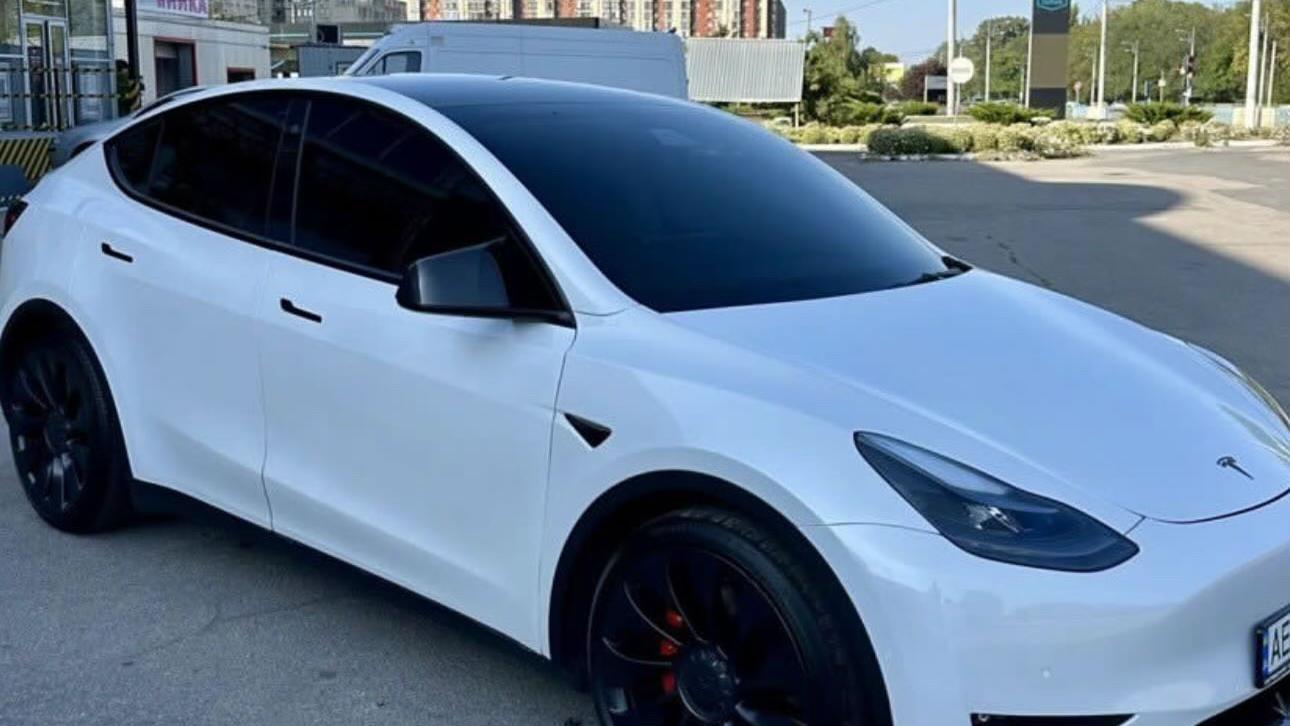 Tesla Model Y 2022 in Salinas, CA
