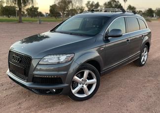 Audi Q7 car