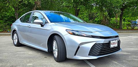 Toyota Camry Hybrid 2025