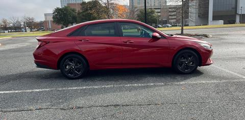 Hyundai Elantra 2022
