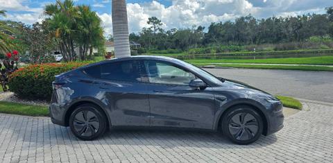 Tesla Model Y 2026